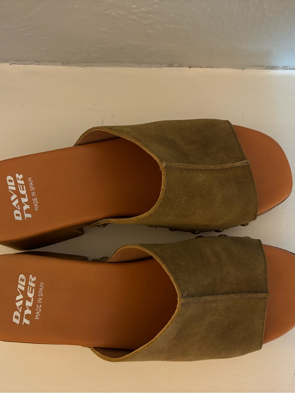 David Tyler Suede Studded Platform Mules in Olive Size 7 - Picture 4 of 8